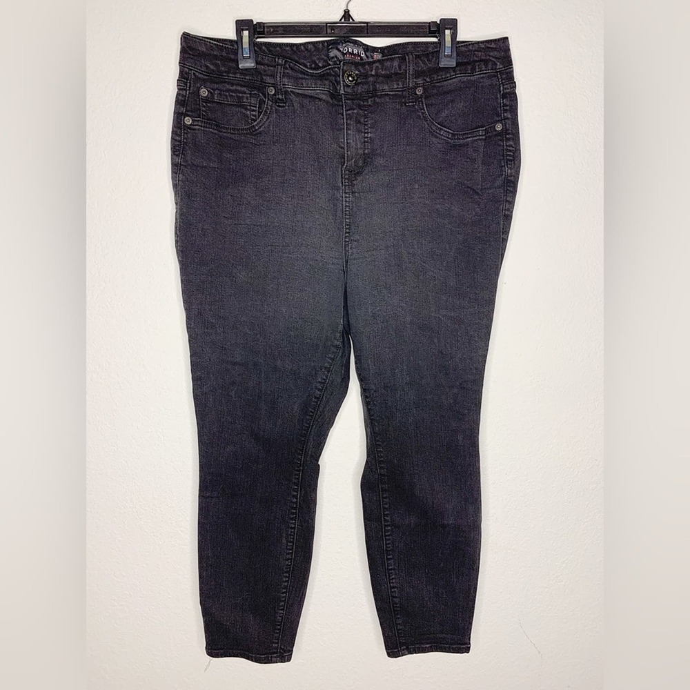 Torrid Premium Denim High Rise Curvy Skinny Jean in Black Size 16